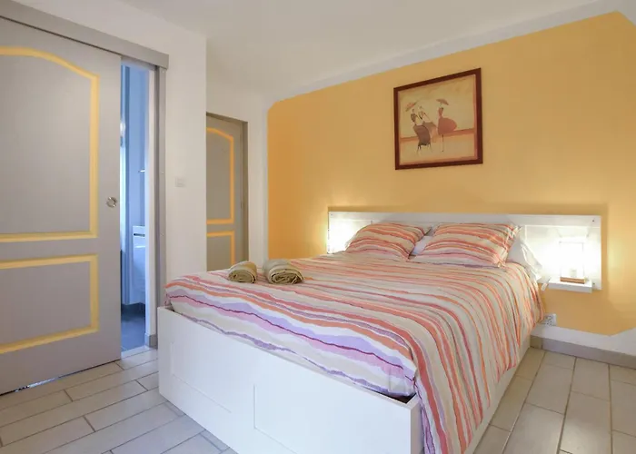 Vakantiehuis Charmante Maison Au Calme *